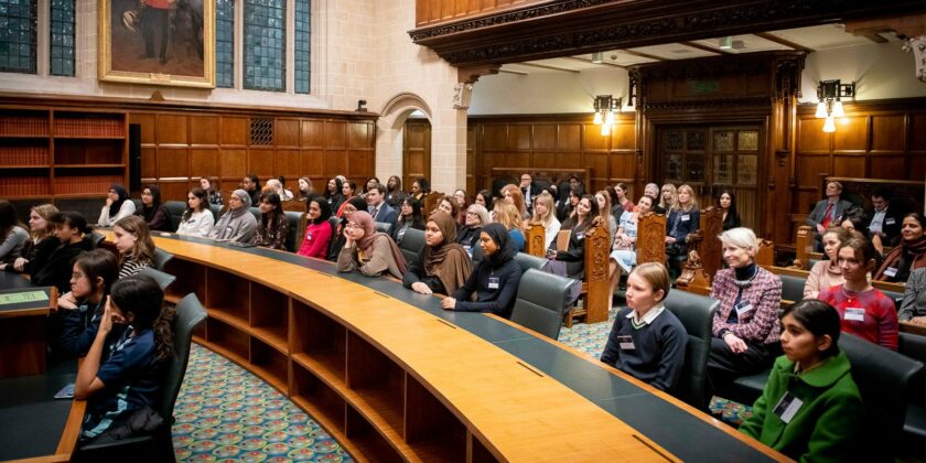 UK Court Interpreters Threaten Strike as Ministry Outlines Service Reforms UK court interpreters
